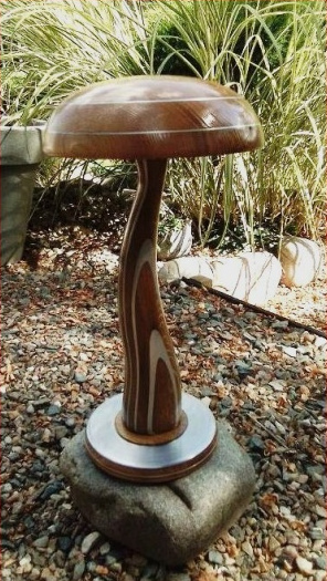 sculpture sur bois champignon
